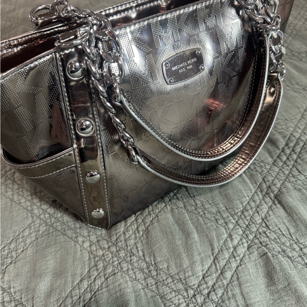 Michael Kors Delancey Patent Chain Shoulder Bag Pewter